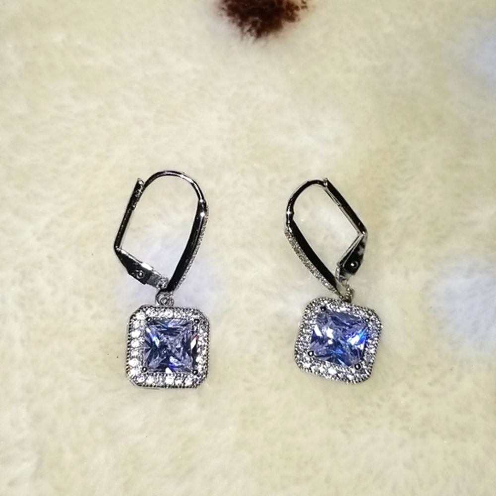 Cate & chloe 18k white gold plated earrings - Picture 4 of 4